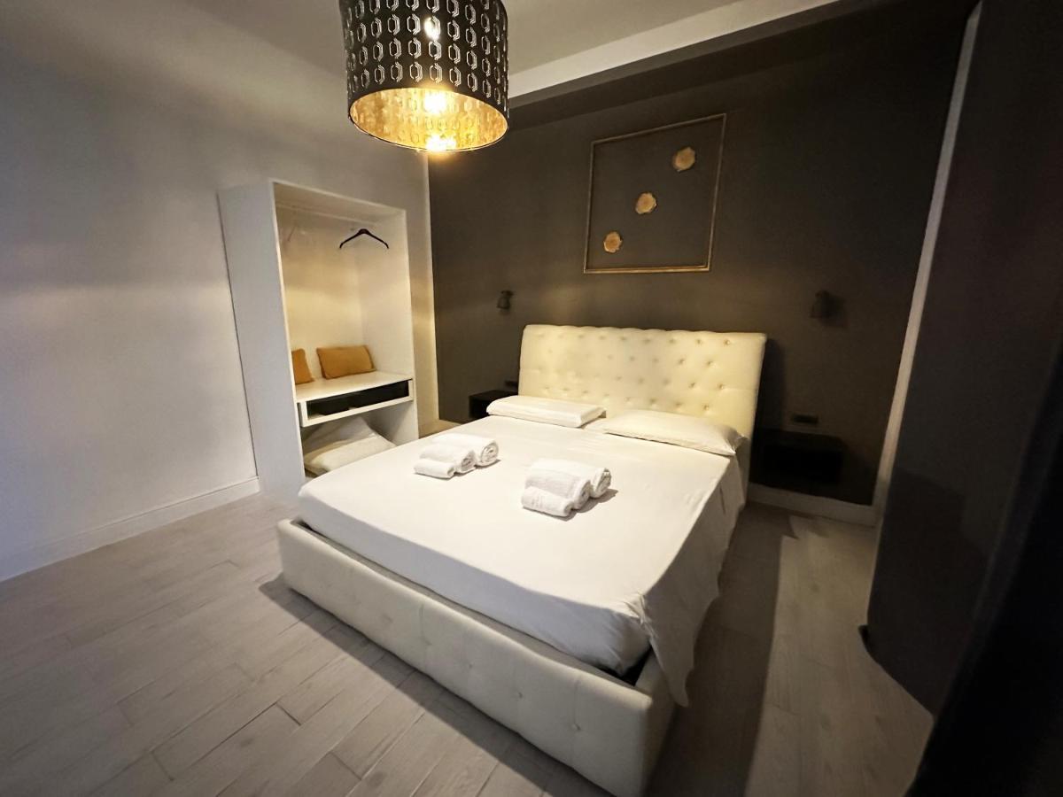Casa Mancas - Luxury Rooms เวโรนา ภายนอก รูปภาพ