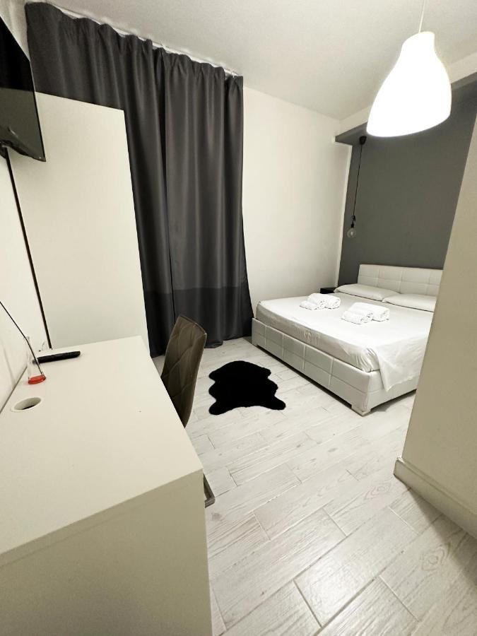 Casa Mancas - Luxury Rooms เวโรนา ภายนอก รูปภาพ